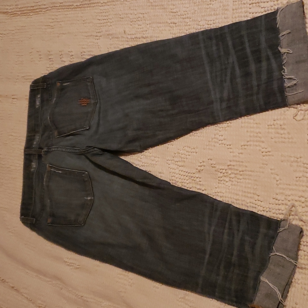 Easy Money Capris - Picture 4 of 6